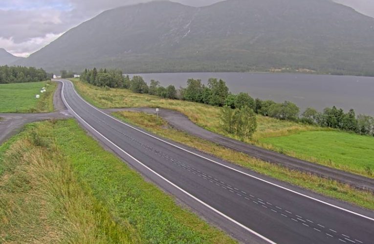 Stengt E6 mot nord på Helgeland