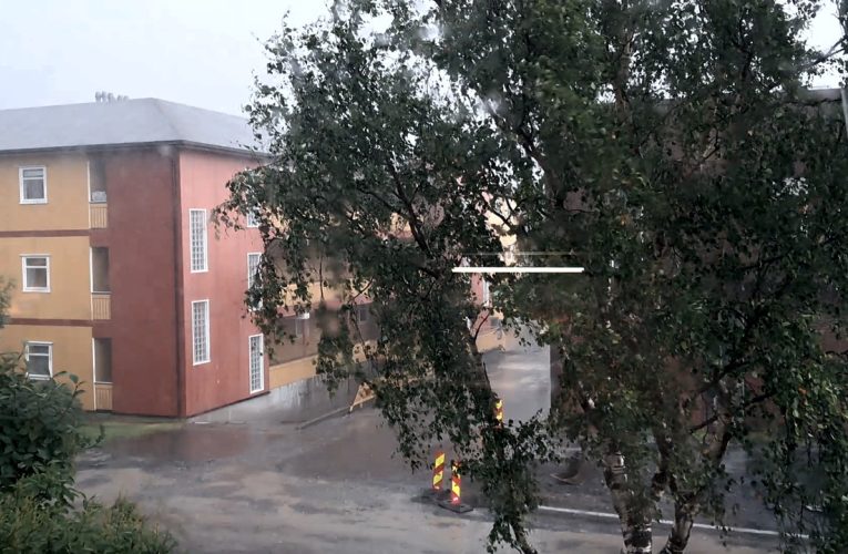 SE VIDEO: Sol og sommer, så snudde det!