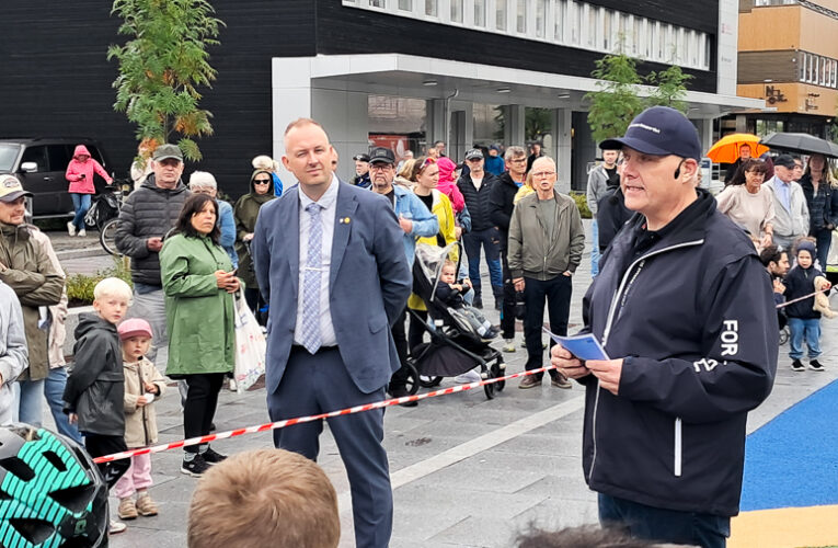 Se bildene: Torget i Mosjøen offisielt åpnet.
